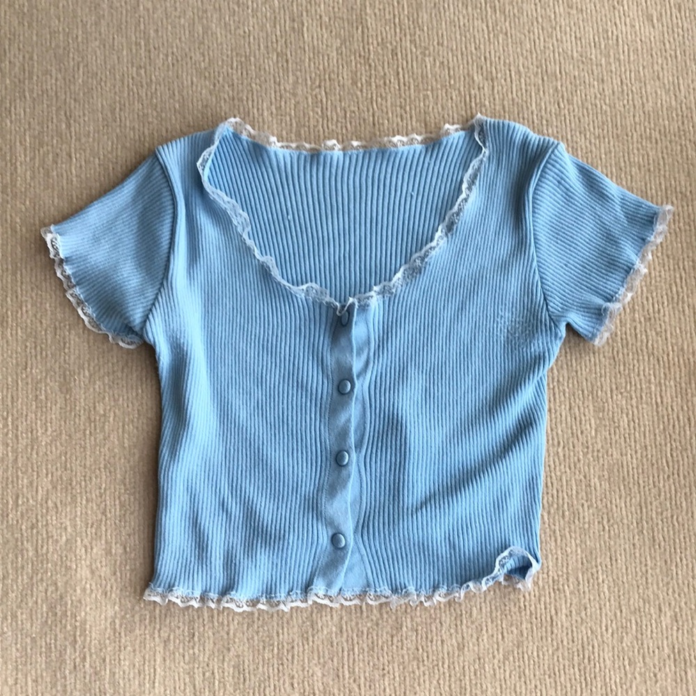 Light Blue Ribbed Button-Front Lace-Trim Crop Top